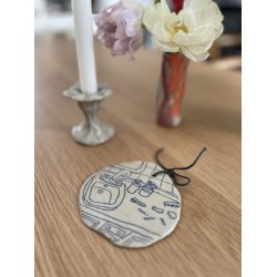 Keramik oph�ng med hverdags illustration. Nr. 2