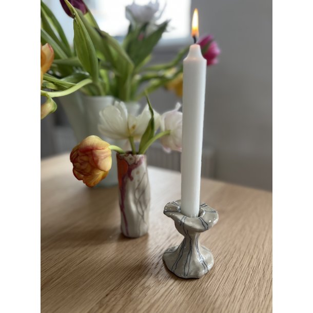 Lysestage dobbeltstribet blomstform